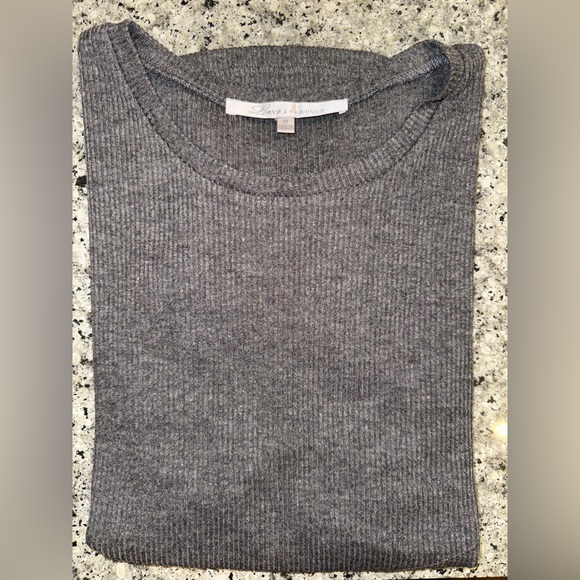 LOVERS + FRIENDS Gray Asymmetrical Top size M - Picture 10 of 10